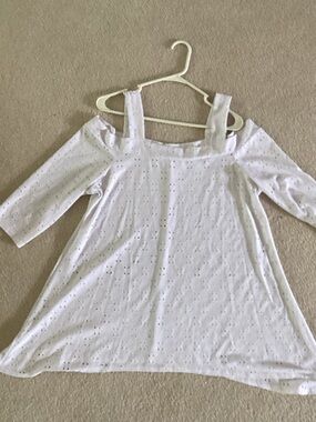 NY Collection White Eyelet Cold-Shoulder Swing Tunic